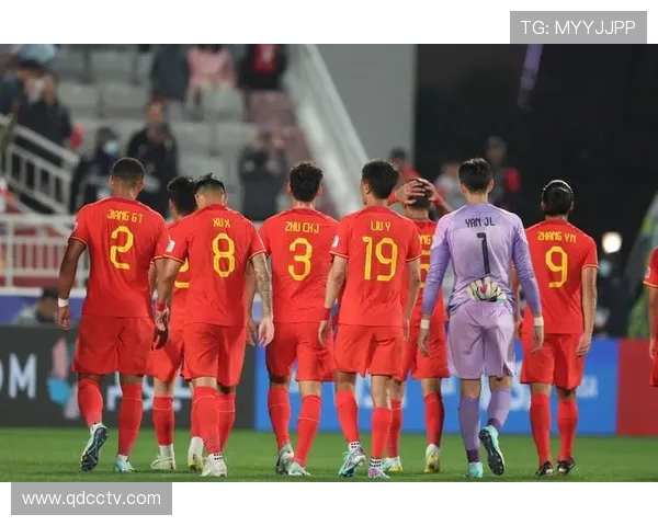 国足新星闪耀国际赛场展现青春风采助力球队挺进亚洲杯八强 国足新星闪耀国际赛场展现青春风采助力球队挺进亚洲杯八强