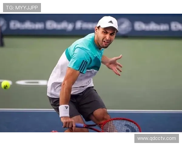 网球新星再创佳绩 揭秘年轻球员如何打破职业赛场局限