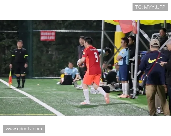 足球赛场上的精彩瞬间集锦